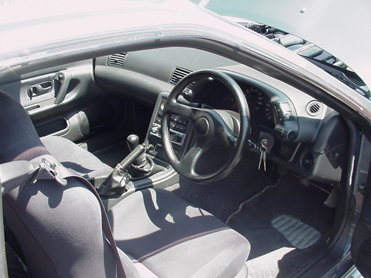 R32 Nissan Skyline GT-R Interior Picture